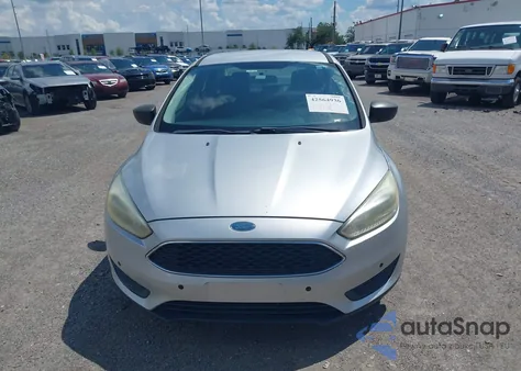 2016 Ford Focus S z USA, uszkodzony, nr VIN 1FADP3E29GL298555